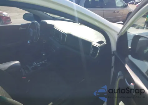 2018 Kia Sportage Lx z USA, uszkodzony, nr VIN KNDPM3AC8J7450632